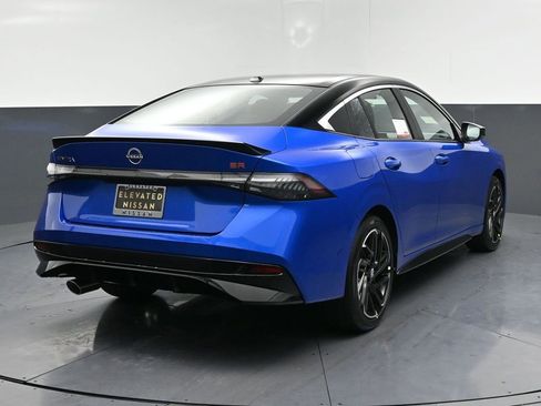 New 2026 Nissan Sentra SR w/ Floor Mat Package FWD image 4