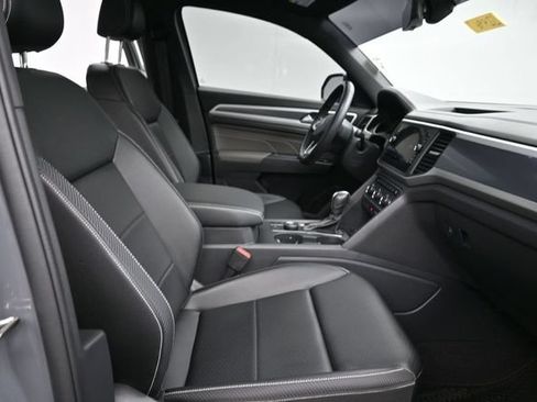 Used 2021 Volkswagen Atlas Cross Sport SE w/ Panoramic Sunroof Package AWD/4WD image 28
