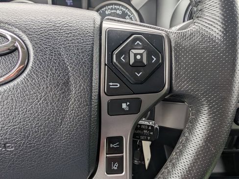 Used 2018 Toyota Tacoma SR5 image 22