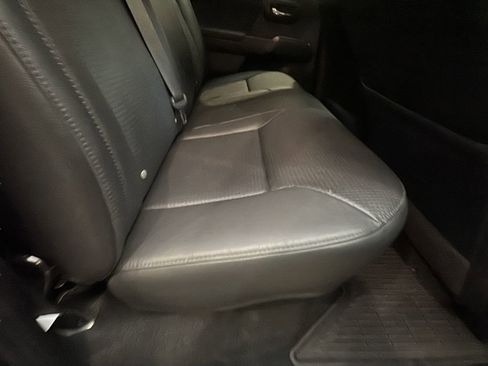 Used 2023 Toyota Tacoma TRD Off-Road w/ TRD Premium Off Road Package image 15