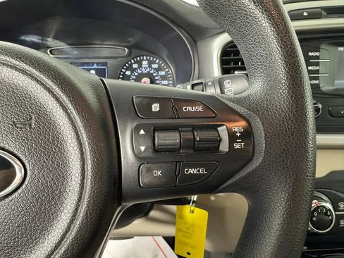 Used 2017 Kia Sorento AWD image 16