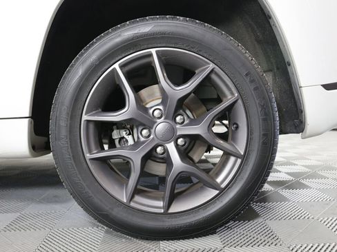 Used 2019 Jeep Grand Cherokee Limited X AWD/4WD image 8