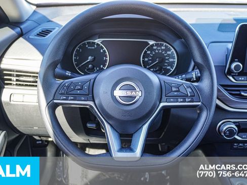 Used 2025 Nissan Altima 2.5 SV image 29