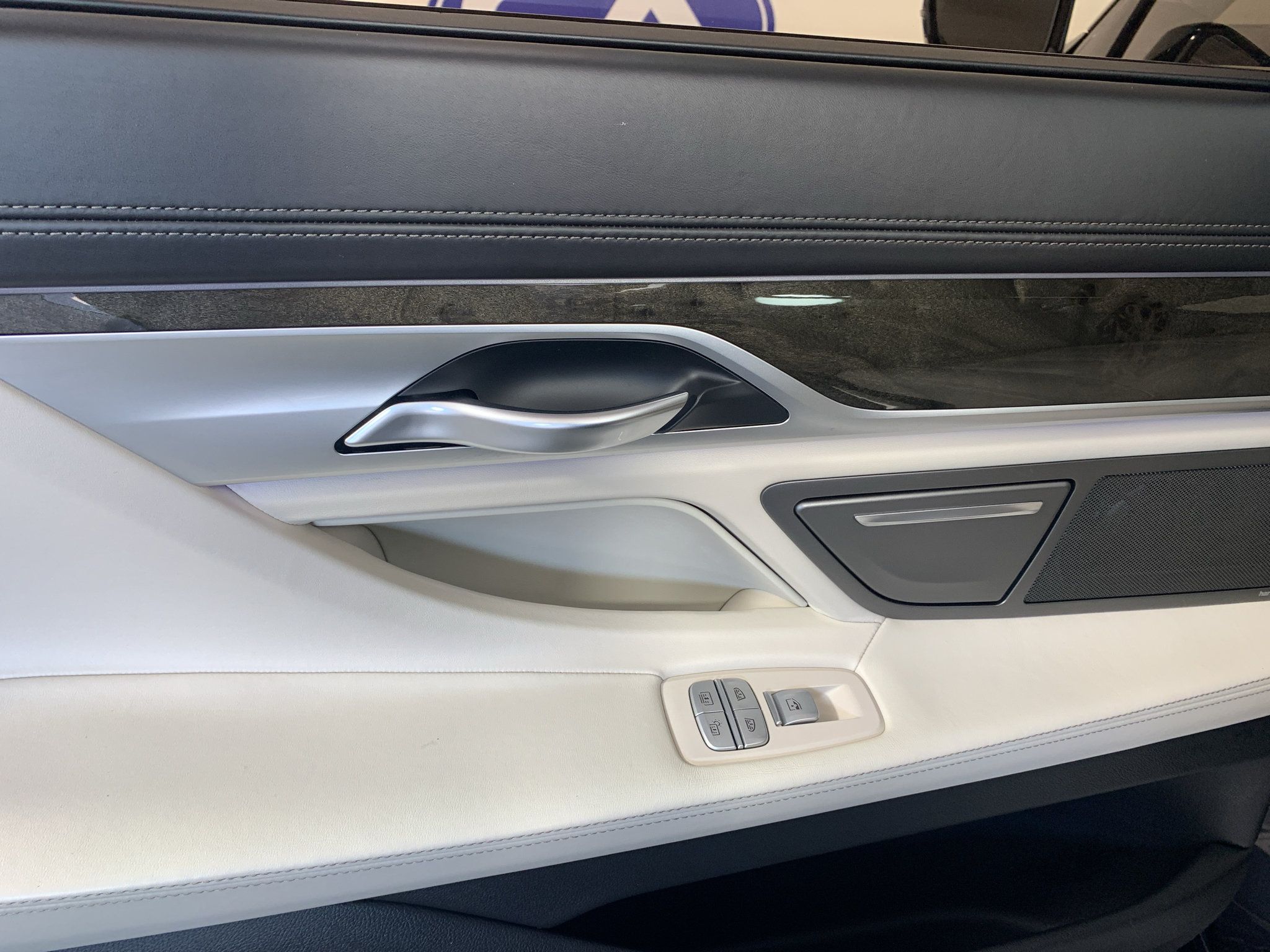 Used 2019 BMW 740i xDrive w/ Executive Package AWD/4WD image 31