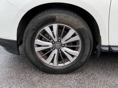 Used 2019 Nissan Pathfinder S AWD/4WD image 5