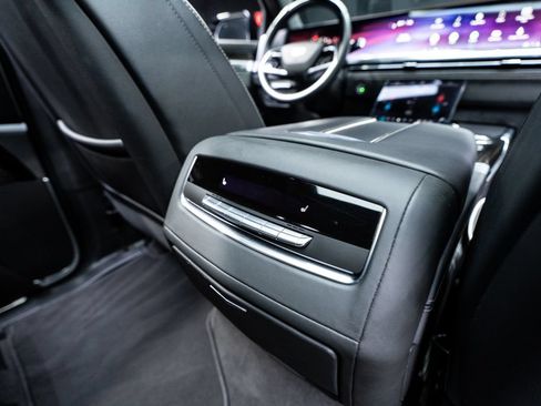 Used 2025 Cadillac Escalade ESV Premium Luxury RWD image 37