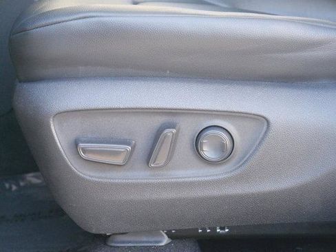 Used 2022 Toyota Highlander XLE AWD/4WD image 14