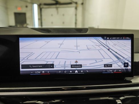 Certified 2024 BMW X6 xDrive40i w/ Premium Package image 17