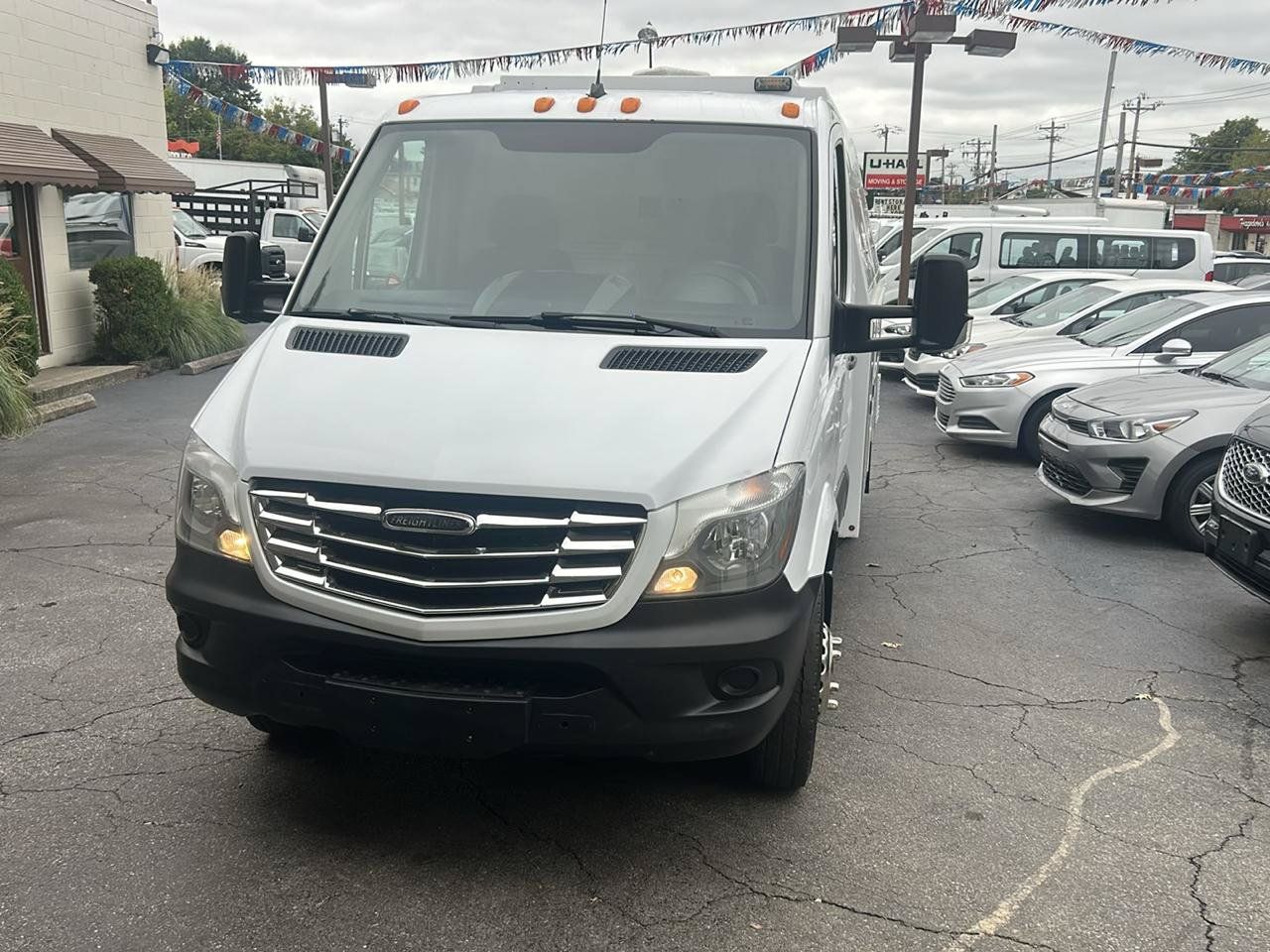Used 2016 Freightliner Sprinter 3500 w/ Driver Comfort Package RWD image 9