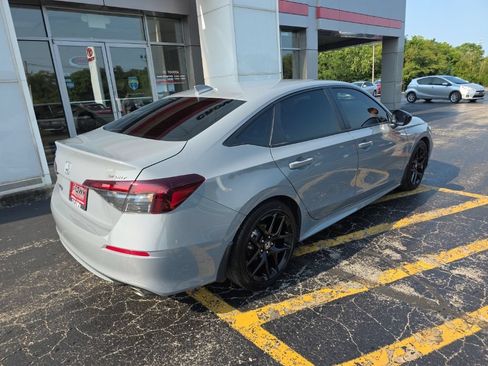 Used 2025 Honda Civic Sport image 3