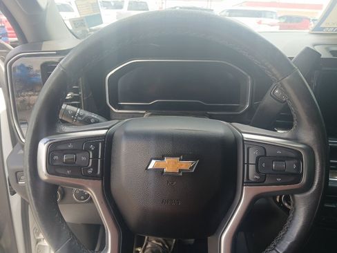 Used 2022 Chevrolet Silverado 1500 LT AWD/4WD image 16