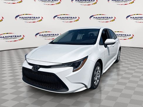 Used 2022 Toyota Corolla LE FWD image 1