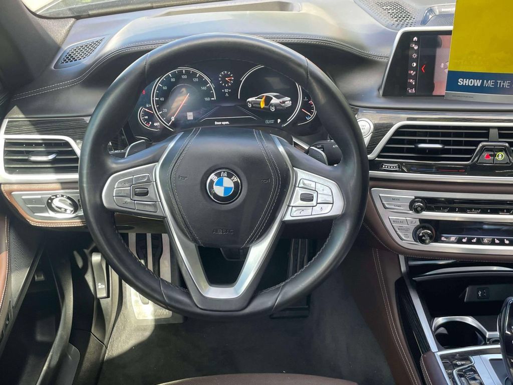 Used 2019 BMW 750i xDrive w/ Autobahn Package AWD/4WD image 13