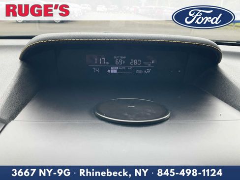 Used 2021 Subaru Crosstrek 2.5i Sport w/ Moonroof Package AWD/4WD image 21