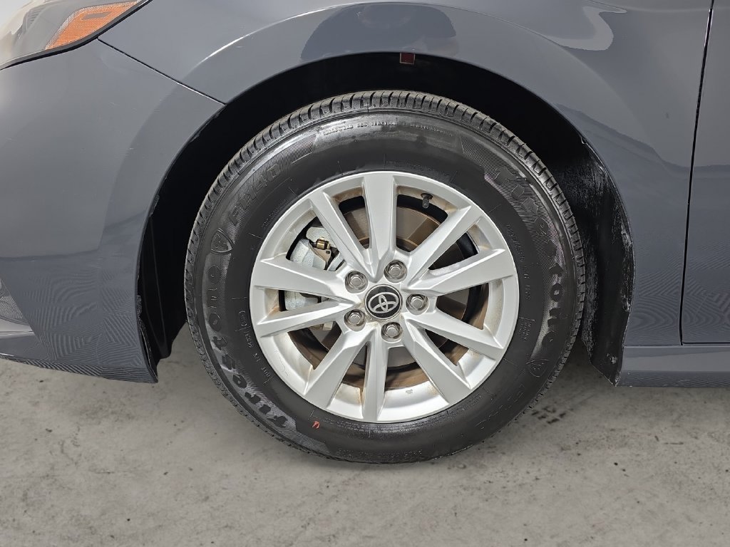 Used 2025 Toyota Camry LE FWD image 9