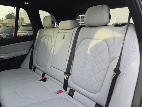 Used 2023 BMW X5 xDrive40i w/ Executive Package image 11