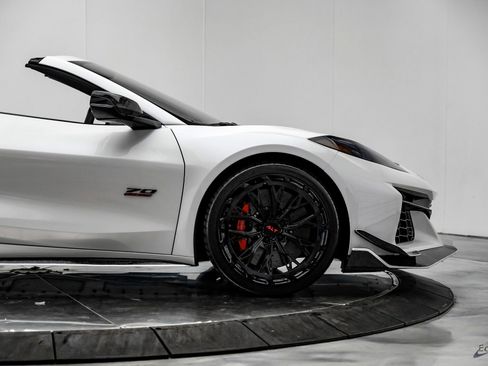 Used 2023 Chevrolet Corvette Z06 w/ Z07 Performance Package image 27