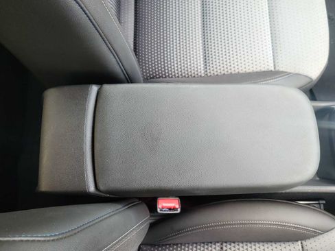 Used 2025 Chevrolet Trax LT FWD image 20