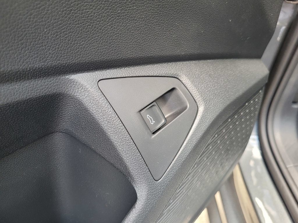 New 2026 Volkswagen Jetta SEL FWD image 25