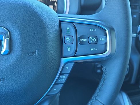 Used 2026 RAM 1500 4x4 Crew Cab image 20