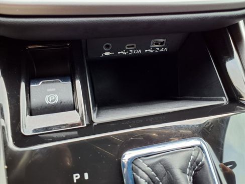 Certified 2025 Subaru Outback Premium image 8