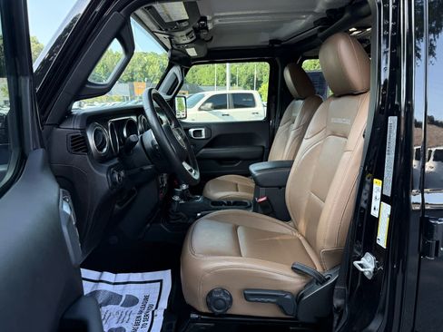 Used 2020 Jeep Wrangler Unlimited Rubicon w/ Safety Group AWD/4WD image 12