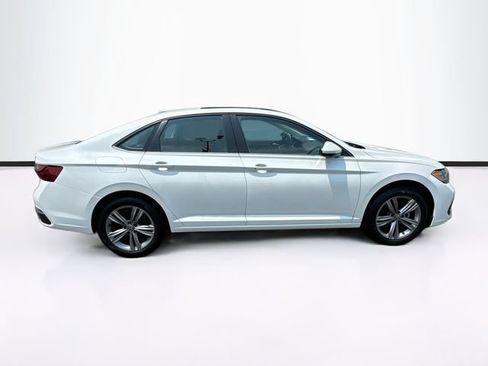 Used 2023 Volkswagen Jetta SE FWD image 11