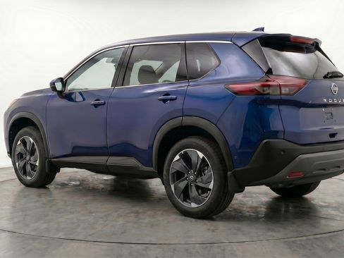 Used 2025 Nissan Rogue SV FWD image 6