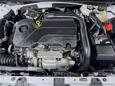 Used 2024 Chevrolet Malibu LT image 30