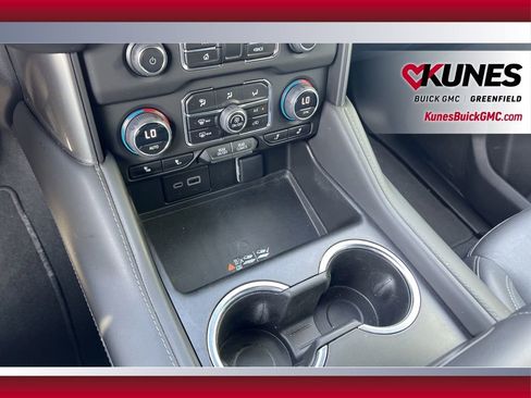 Used 2023 Chevrolet Suburban LT w/ Luxury Package AWD/4WD image 17