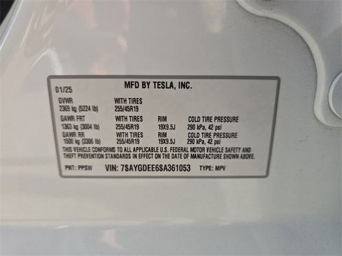 Used 2025 Tesla Model Y Long Range image 29