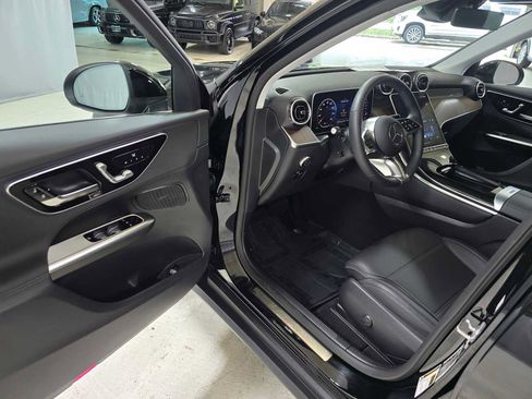 Used 2025 Mercedes-Benz GLC 350e 4MATIC image 19