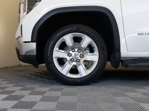 Used 2022 GMC Sierra 1500 SLE RWD image 9