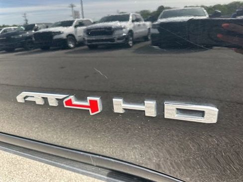 Used 2023 GMC Sierra 2500 AT4 AWD/4WD image 4