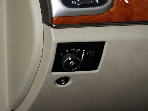 Used 2012 Jeep Grand Cherokee Overland image 26