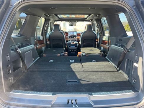 Used 2024 Lincoln Navigator Reserve image 31