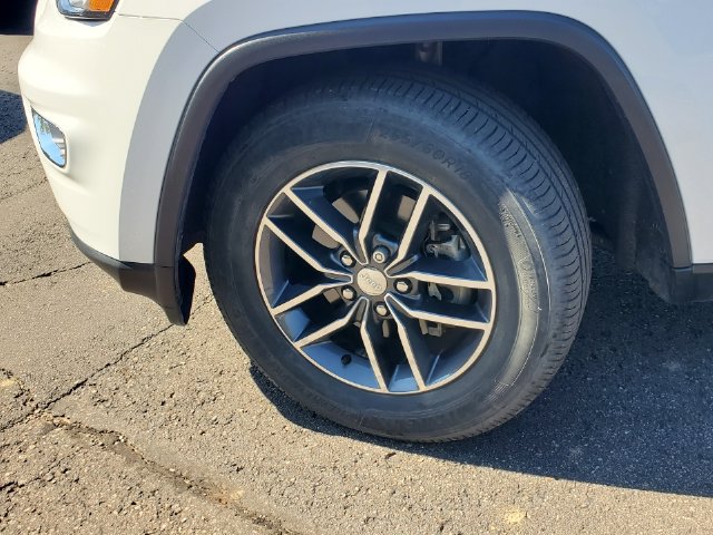 Used 2018 Jeep Grand Cherokee Limited AWD/4WD image 4