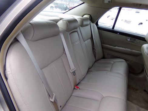 Used 2009 Cadillac DTS Luxury 5 Passenger 4dr Sedan w/ Sun And Navigation Package image 23