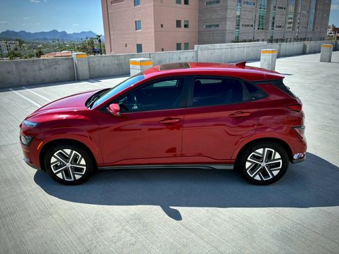 Used 2022 Hyundai Kona SEL w/ Convenience Package FWD image 5