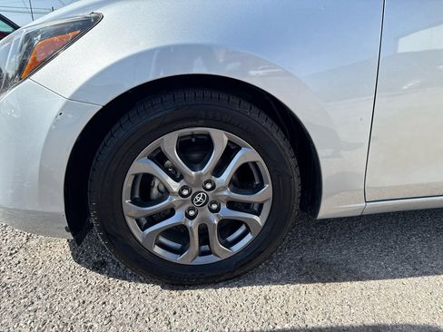 Used 2019 Toyota Yaris Sedan image 26