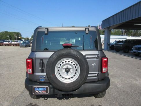 New 2025 Ford Bronco 4-Door image 4