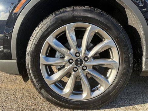 Certified 2022 Lincoln Corsair AWD w/ Premium Package image 9