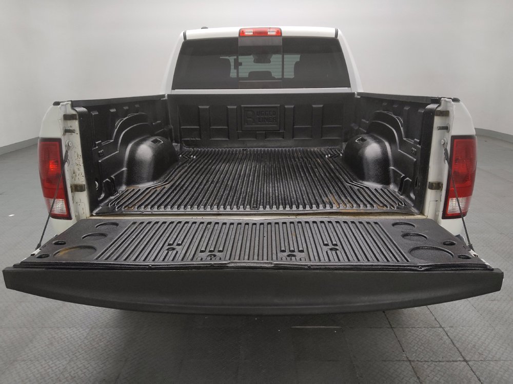Used 2019 RAM 1500 Classic SLT AWD/4WD image 29