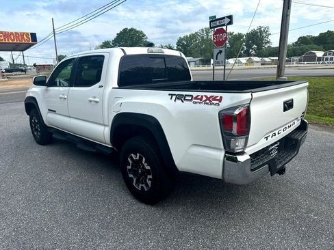 Used 2021 Toyota Tacoma TRD Off-Road image 3
