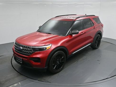 Used 2024 Ford Explorer XLT image 37
