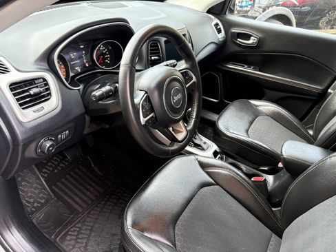 Used 2018 Jeep Compass Latitude w/ Popular Equipment Group image 11