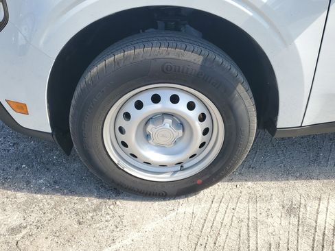 New 2025 Ford Maverick XL image 6