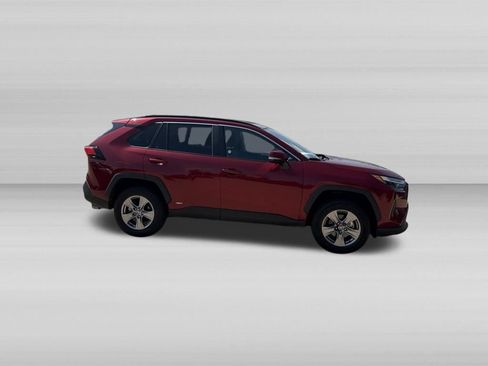 Used 2025 Toyota RAV4 XLE AWD/4WD image 3