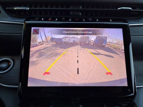 Used 2023 Jeep Grand Cherokee Limited w/ Black Appearance Package image 21