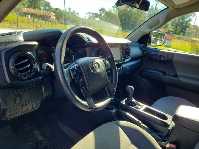 Used 2022 Toyota Tacoma SR RWD image 17